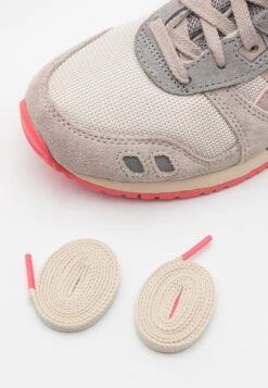 ASICS SportStyle Gel-Lyte Iii Og Unisex - Trainers - Oatmeal/Fawn 13 ASICS SportStyle Gel-Lyte Iii Og Unisex - Trainers - Oatmeal/Fawn -Asics 1485d8d3286f47539e88422d0f64b5be