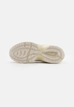 ASICS SportStyle Gel-1090V2 Unisex - Trainers - Cream 12 ASICS SportStyle Gel-1090V2 Unisex - Trainers - Cream -Asics 172a7459e25a4b94949595bb5aa7b3c6