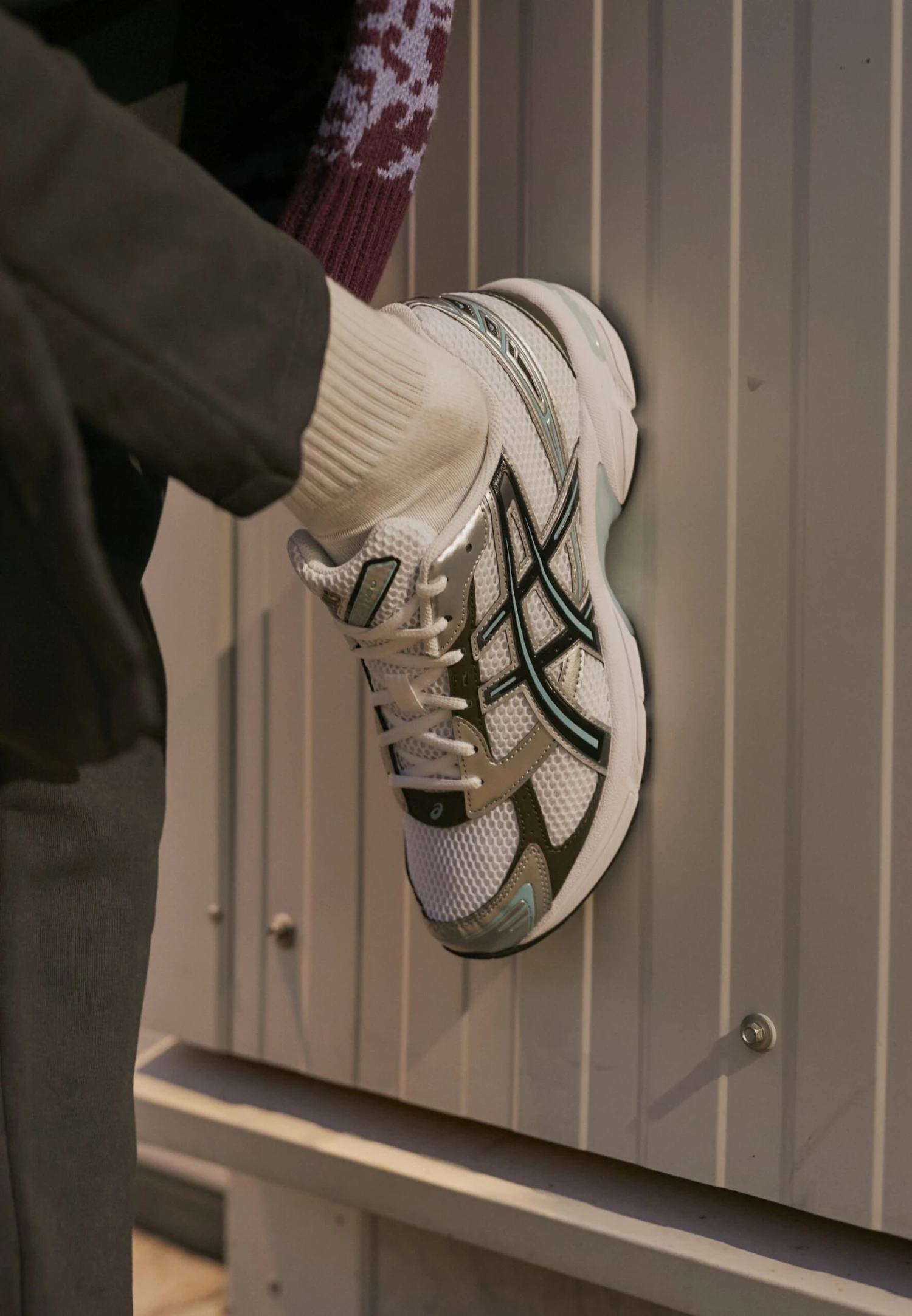 ASICS SportStyle Gel 1130 Unisex - Trainers - White/Black 4 ASICS SportStyle Gel 1130 Unisex - Trainers - White/Black - Image 2