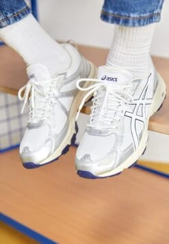 ASICS SportStyle Gel Venture 6 - Trainers 12 ASICS SportStyle Gel Venture 6 - Trainers -Asics 3746c24333e04994b9ed5e32aff61b9f