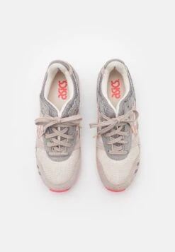 ASICS SportStyle Gel-Lyte Iii Og Unisex - Trainers - Oatmeal/Fawn 11 ASICS SportStyle Gel-Lyte Iii Og Unisex - Trainers - Oatmeal/Fawn -Asics 3e5d8c3575304dc9ba49dc24628131d6