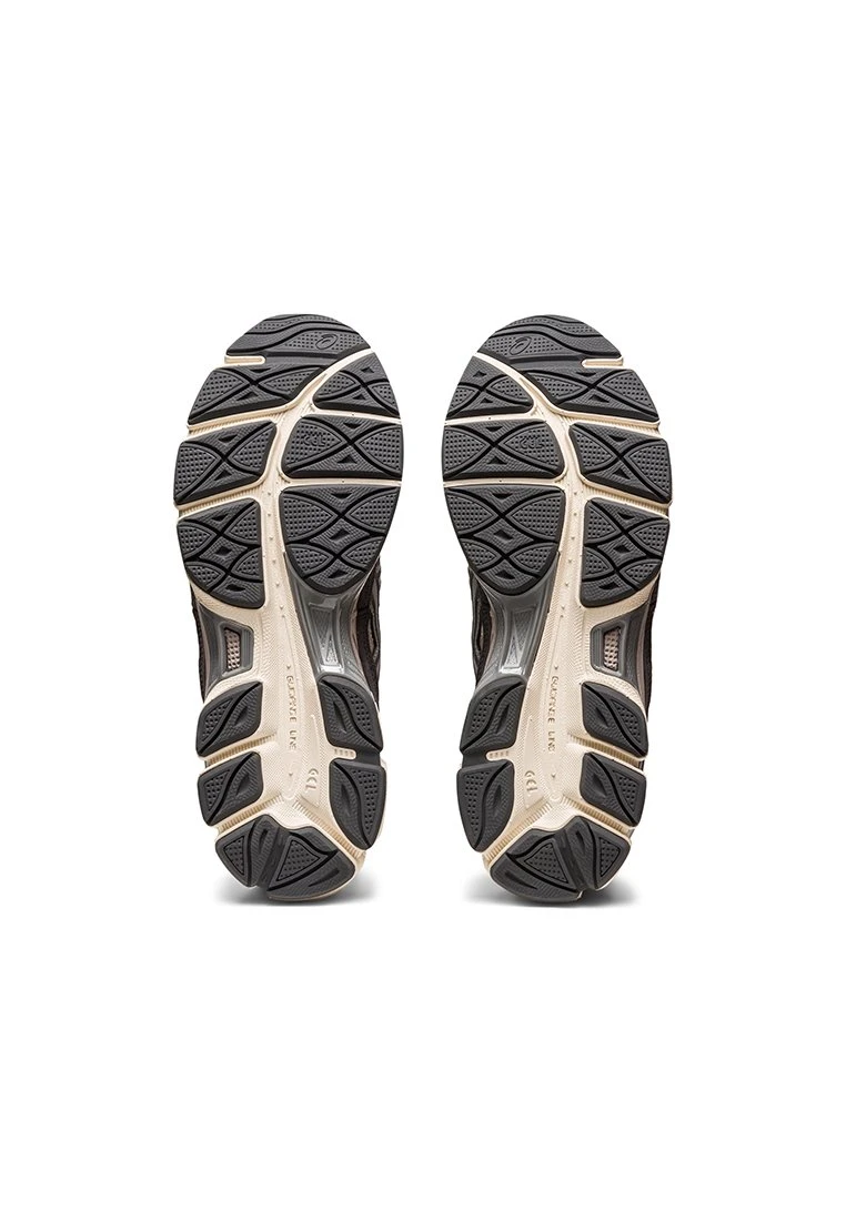 ASICS SportStyle Gel Nyc Unisex - Trainers - Oatmeal/Obsidian Grey 8 ASICS SportStyle Gel Nyc Unisex - Trainers - Oatmeal/Obsidian Grey - Image 6