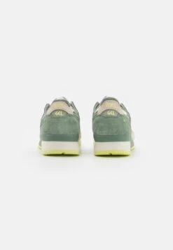 ASICS SportStyle Gel-Lyte Iii Og Unisex - Trainers - Cream/Olive Grey -Asics 4b333482ce094c8690c257fbf8f55b74