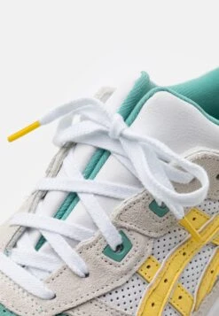 ASICS SportStyle Gel-Lyte Iii Og Unisex - Trainers - Sage/Banana Cream 13 ASICS SportStyle Gel-Lyte Iii Og Unisex - Trainers - Sage/Banana Cream -Asics 4d46ae262ae446efa02c1d285158a493