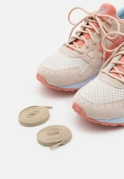 ASICS SportStyle Gel LyteUnisex - Trainers - Cream/Salmon 13 ASICS SportStyle Gel LyteUnisex - Trainers - Cream/Salmon -Asics a59e601a118144bf96d70714181e7da7