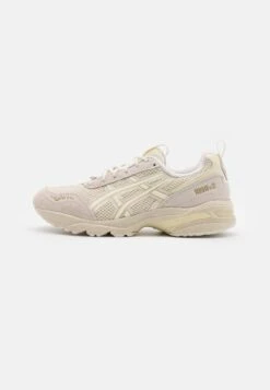 ASICS SportStyle Gel-1090V2 Unisex - Trainers - Cream