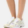 ASICS SportStyle Gel-1130 - Trainers - White/Butter -Asics baaffccdee334ce68b0667e6b9580d3a