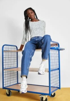 ASICS SportStyle Gel Venture 6 - Trainers 13 ASICS SportStyle Gel Venture 6 - Trainers -Asics e80b8e8b08e1402b8eba44567452645b